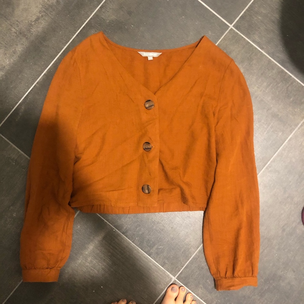 orange/ tan cropped button-up